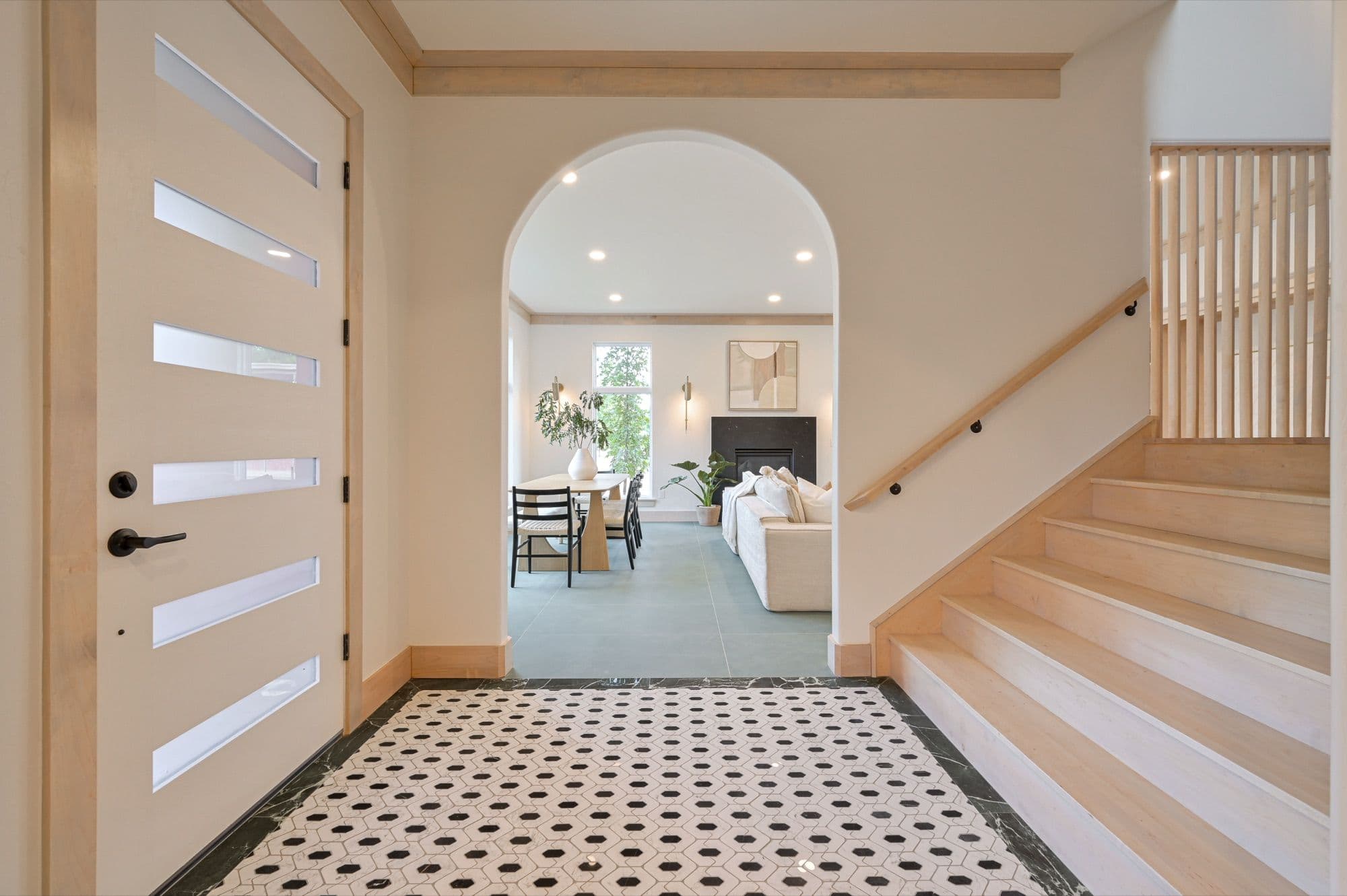 Entry in a BMS home